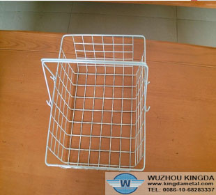 Wire basket with handles
